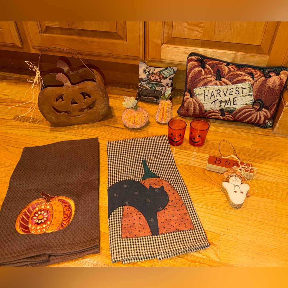 Primitive Rustic Harvest / Pumpkin / Halloween Decor. Gently Used